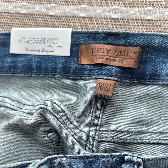 Judy Blue Mid Rise Flair Women's Jeans 18W NWT - Picture 9 of 10